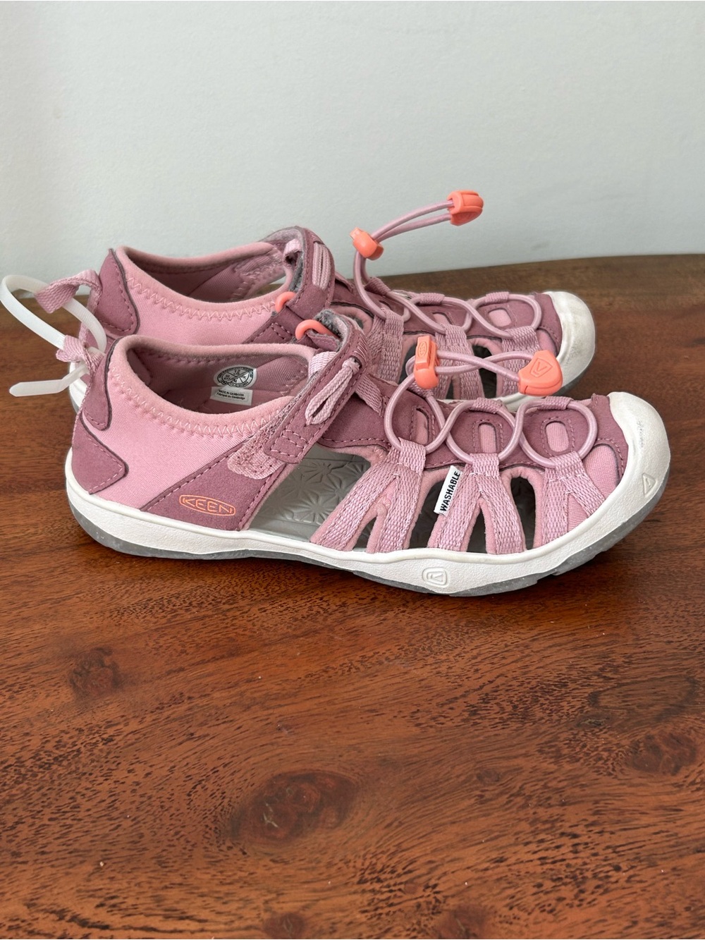 Keen girls 12 nwot sandals
